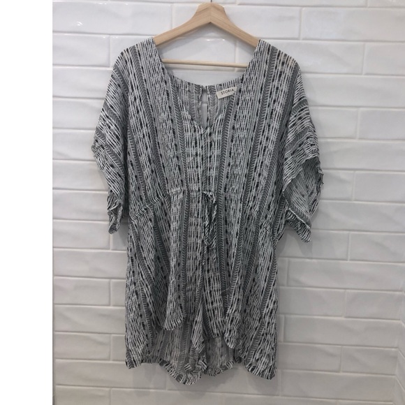 Storia print short sleeve romper - Picture 1 of 5